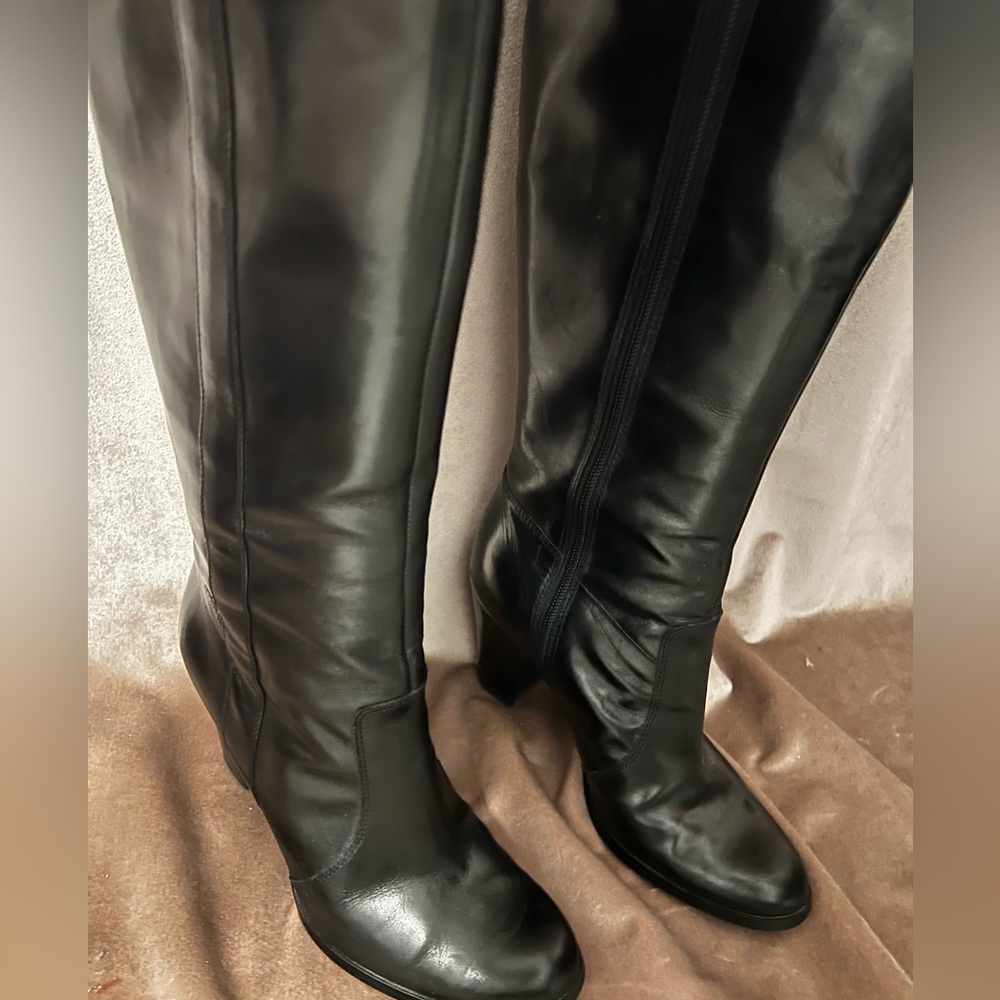 Women’s Leather Round Toe Knee-High Boots, Black size 6